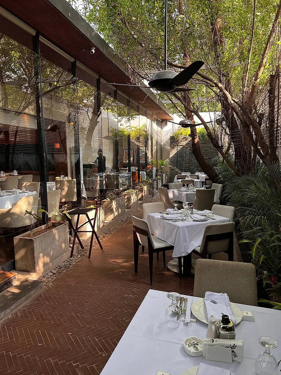 Sumo dining room, Gulberg, Lahore